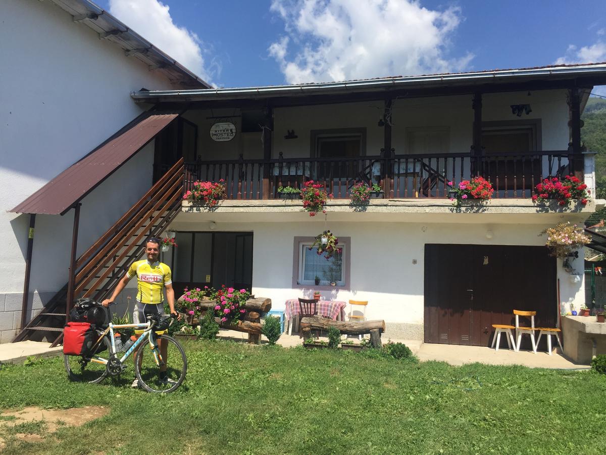 Kitka Hostel - Guest House Vratnica Exterior photo